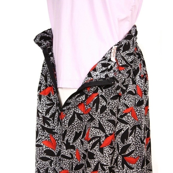 Vintage A Line Robyn Skirt in Black Red White Print Size Medium W 29" - Hey Viv - Picture 5 of 6